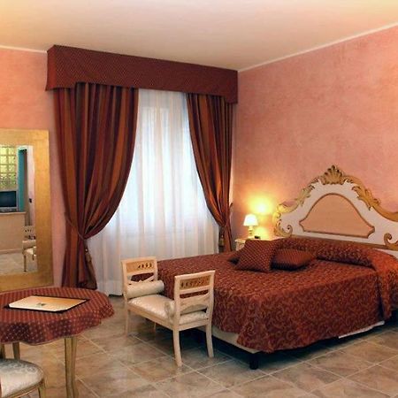Da Oe Vittorio Srl Hotel Recco Room photo