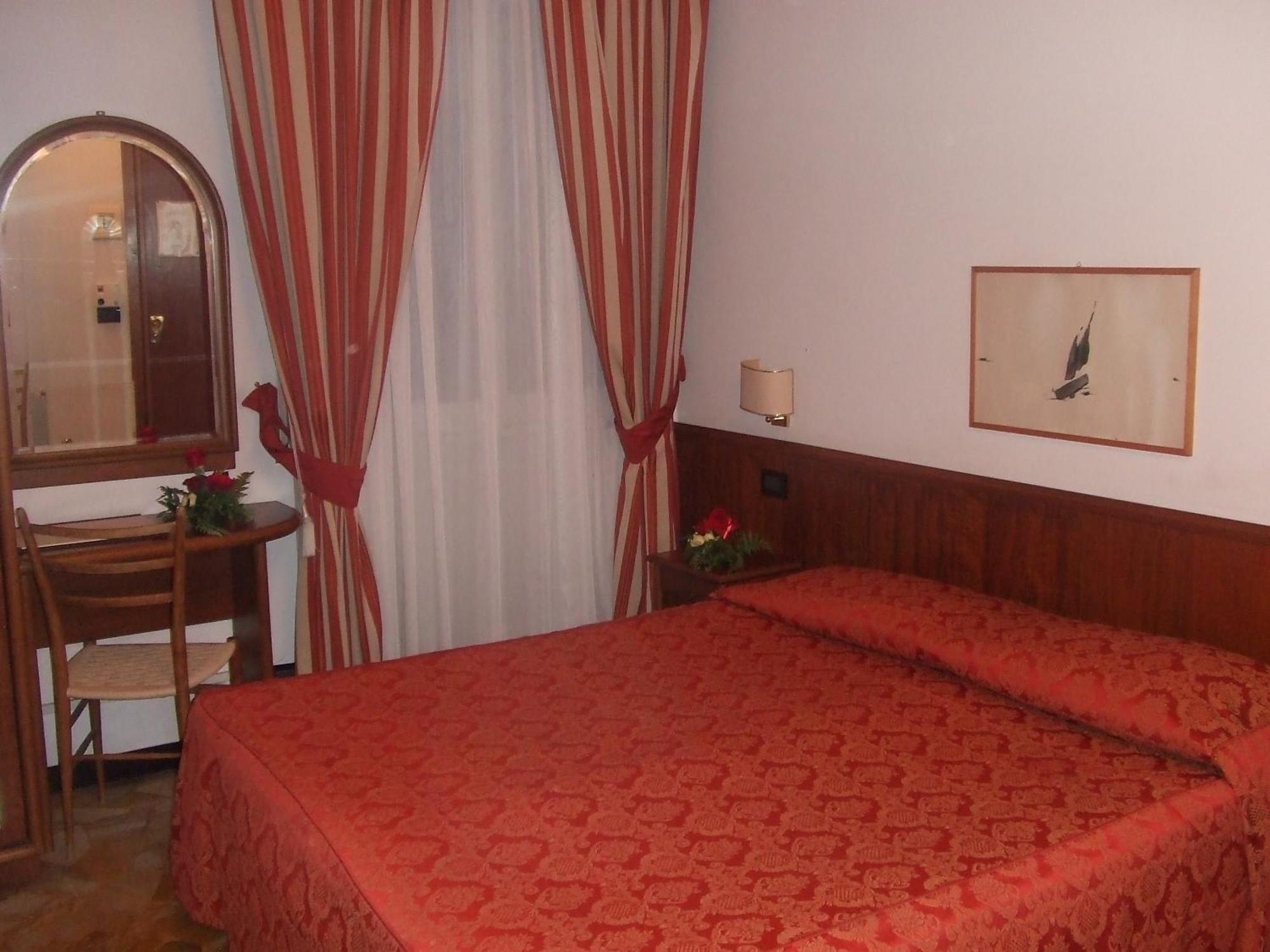 Da Oe Vittorio Srl Hotel Recco Exterior photo