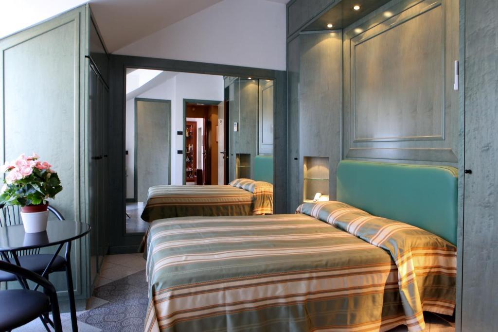 Da Oe Vittorio Srl Hotel Recco Room photo